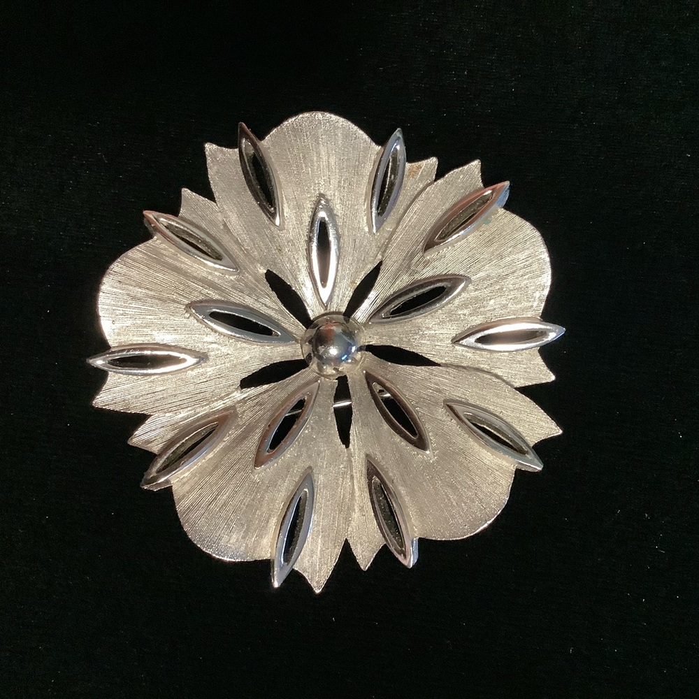 Vintage Crown Trifari Brushed Sliver Tone Flower Brooch--EUC
